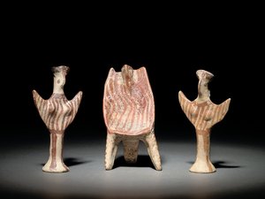 साई फिगर, सिटिंग फिगर वाला सिंहासन, और साई फिगर, c.1300-1200 BC (टेराकोटा) द्वारा Mycenaean