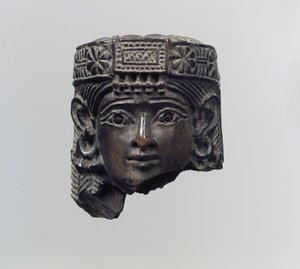 एक महिला आकृति के प्रमुख, c.8 वीं शताब्दी ईसा पूर्व (हाथीदांत) द्वारा नव असीरियन