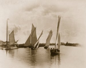 1885 में नॉरफ़ॉक ब्रोअड्स पर हर्निंग, लाइफ एंड लैंडस्केप में एक नौकायन मैच द्वारा पीटर इमर्सन और थॉमस गुडॉल