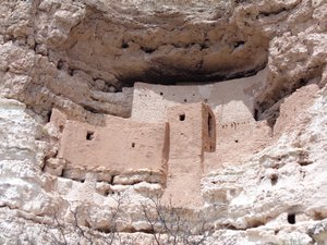 ARIZONA MONTEZUMA CASTLE, 2014, (फोटोशॉप) द्वारा पीटर मैकक्लेर
