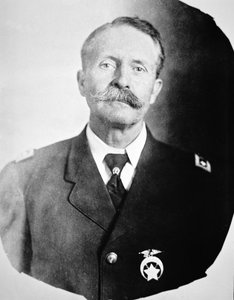 विलियम 'बिल' टिलघमैन (1854-1924) (बी/डब्ल्यू फोटो)