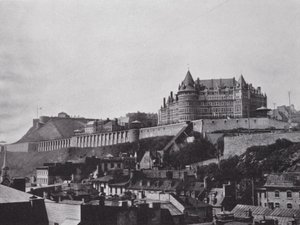 लोअर टाउन, क्यूबेक से चेटौ और गढ़ (बी / डब्ल्यू फोटो)