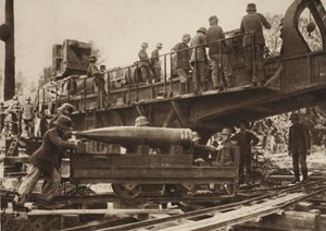38cm तोप लोड हो रहा है (b/w फोटो) द्वारा फ़ोटोग्राफ़र जर्मन
