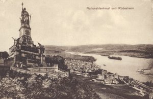 Nationaldenkmal, जर्मनी के एकीकरण की याद में स्मारक, Rudesheim am Rhein, Hesse (b/w photo) द्वारा फ़ोटोग्राफ़र जर्मन