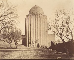 [बस्तम, मकबरा टॉवर 1313, खुरासान निर्मित], 1840-60 के दशक। द्वारा संभवतः लुइगी पेस द्वारा।