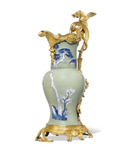 लुईस XV ईवर्स, पोर्सिलेन 1662-1722 की जोड़ी में से एक, c.1745-49 (ऑरमोलु-माउंटेड पोर्सिलेन) mounts
