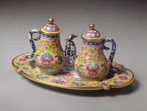 लघु आयर्स और ट्रे की जोड़ी, कियानलॉन्ग अवधि (1736-95) (तामचीनी)