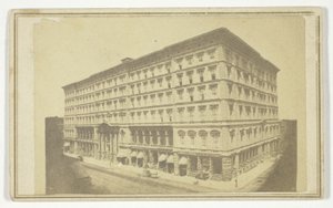 द्वारा आरएफ एडम्स