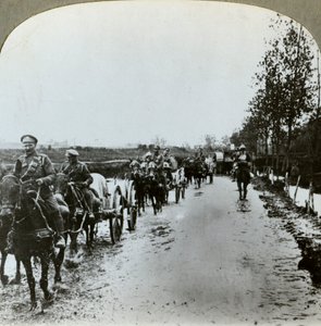 गोमेकोर्ट, फ्रांस, प्रथम विश्व युद्ध, c1914-c1918 कीचड़ से होकर आर्टिलरी अपना रास्ता बनाती है द्वारा यथार्थवादी यात्रा प्रकाशक