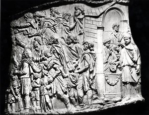 बलि का दृश्य, ट्रोजन्स कॉलम से ली गई एक कास्ट, AD 113 (प्लास्टर) (b/w फोटो) द्वारा उपन्यास