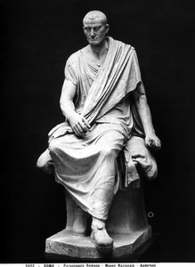 रोमन सीनेटर (संगमरमर) द्वारा रोमन रोमन