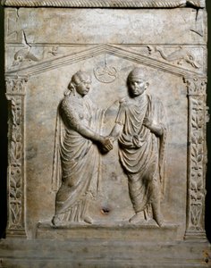 रोमन कला: अंत्येष्टि वेदी एक शादी के दृश्य को सजाती है (Junctio dextrarum)। निचला आराम। रोम, म्यूजियो नाजियोनेल रोमानो द्वारा रोमन रोमन