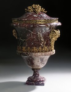 Vases की एक जोड़ी, c.1790 द्वारा रूसी स्कूल