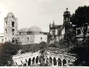 चर्च के पूर्वी छोर का दृश्य, 1132-48 में सिसिली के राजा रोजर द्वितीय (डी.1154) द्वारा निर्मित और 13 वीं शताब्दी में निर्मित मठ (बी / डब्ल्यू फोटो) द्वारा स्कूल इतालवी