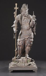 बिशमोंटेन, कामाकुरा अवधि (लकड़ी, धातु, सोने की पत्ती और रंगद्रव्य) द्वारा जापानी स्कूल