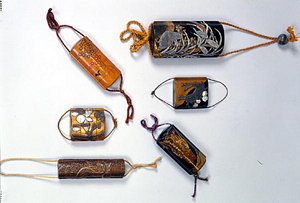 सिक्स इनरो, ईदो पीरियड (1603-1868) 17वीं-18वीं सदी (मां-मोती के साथ लाख का सोना) द्वारा जापानी स्कूल