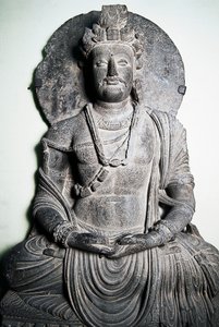 बुद्ध, गांधार कला, पेशावर, पाकिस्तान को दर्शाती पत्थर की मूर्ति,