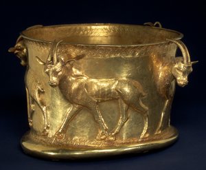 गज़ेल्स के एक फ्रिज़ के साथ कप, लौह युग II, c.1 सहस्राब्दी ईसा पूर्व (स्वर्ण) द्वारा स्कूल फ़ारसी
