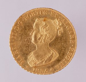 पुर्तगाल की रानी का स्वर्ण मुकुट मारिया II (मैरी II) (1819-1853) 1835। दीम। 3,1 सेमी नेपल्स, संग्रहालय पुरातत्व arch
