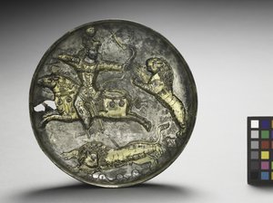 डिश: किंग होर्मिज़्ड II या हॉरमिज़्ड III शिकार शेर, 400-600 (सिल्वर गिल्ट)