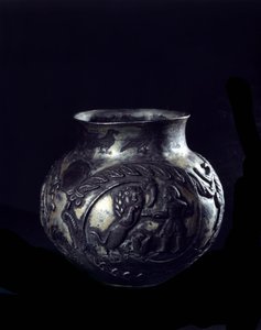 फारसी कला: चांदी का फूलदान। प्रारंभिक ससादीद काल। बेल, स्विट्ज़रलैंड में संरक्षित करें
