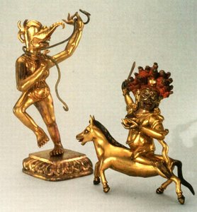 Makaravakitra and Sridevi (gilt bronze) द्वारा स्कूल तिब्बती