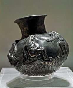 आर्ट स्किथ (सिथिक सभ्यता या सिथिया): 7-6 वीं शताब्दी ईसा पूर्व से चांदी की रस्म फूलदान। हर्मिटेज संग्रहालय, सेंट पीटर्सबर्ग द्वारा स्काइथियन