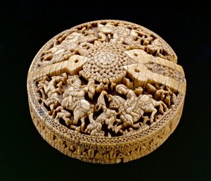 चार शिकारियों और जानवरों के साथ सजाए गए एक कंटेनर से ढक्कन, उमय्यद अवधि, 998-999 ई। द्वारा स्पेनिश स्कूल