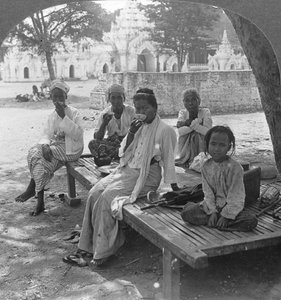 कॉफ़ी, मंडालय, बर्मा, 1908 का एक सामाजिक पेय। द्वारा स्टीरियो यात्रा सह