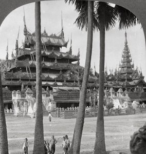 1908 में आइंडो याक पगोडा, मंडालय, बर्मा के पास पैगन किंग्स मंदिर।