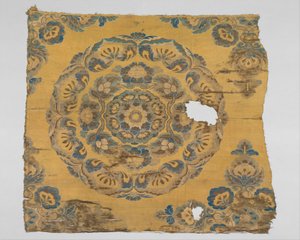 पुष्प पदक के साथ कपड़ा, c.800 द्वारा तांग राजवंश चीनी स्कूल