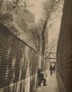 लैंसडाउन पैसेज में, ए हाइवेमैन वन्स गॉलोपेड फॉर हिज लाइफ, c1935।
