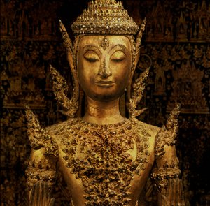 अभय मुद्रा में खड़े बुद्ध, रतनकोसिन शैली, 19वीं सदी के मध्य में (कांस्य)