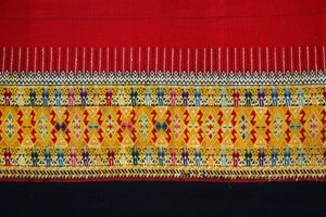 डबल-हुक पैटर्न वाले कपड़े, चोम थोंग, चियांग माई, थाईलैंड (कपड़ा) द्वारा थाई स्कूल