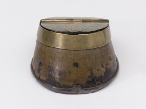 कैप्टन विलियम टायरविट ड्रेक, रॉयल हॉर्स गार्ड्स, c.1829 (इंकवेल, हॉर्स हूफ) से संबंधित हॉर्स होफ इंकवेल