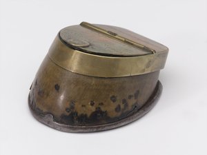कैप्टन विलियम टायरविट ड्रेक, रॉयल हॉर्स गार्ड्स, c.1829 (इंकवेल, हॉर्स हूफ) से संबंधित हॉर्स होफ इंकवेल