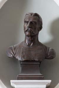 सर मर्विन मेकार्टनी की प्रतिमा, c.1899 (कांस्य) द्वारा थॉमस स्टर्लिंग ली