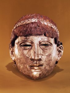 दो भागों (लोहे) में हेलमेट द्वारा Thracian
