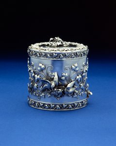 टिफ़नी एंड कंपनी द्वारा एक बेलनाकार बॉक्स, c.1870-185 (चांदी)