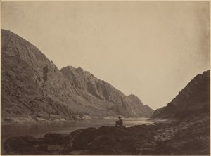 आइसबर्ग घाटी, कोलोराडो नदी, ऊपर की ओर देखते हुए
