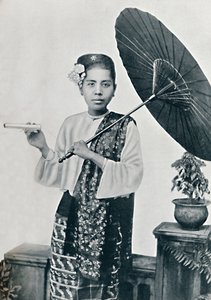 एक बर्मी महिला, 1902 द्वारा अज्ञात