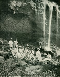 सर ए मोलोनी एंड पार्टी, 1902 के साथ माराकस फॉल्स, त्रिनिदाद में एक पिकनिक पार्टी। द्वारा अज्ञात