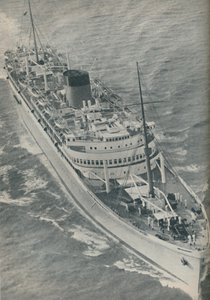 एक ट्विन-स्क्रू मोटरशिप, स्टर्लिंग कैसल जो कि हरलैंड और वोल्फ, 1937 द्वारा बनाया गया था द्वारा अज्ञात