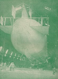 घर पर एक ज़ेपेलिन, c1917 1919 द्वारा अज्ञात