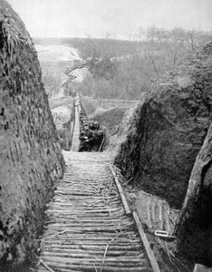 एक संचार खाई और सामने की ओर रास्ता, फ्रांस, प्रथम विश्व युद्ध, 1915 द्वारा अज्ञात