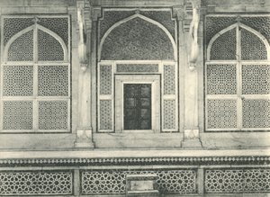 Agra. Screen of Sulim Chishtis Tomb, Futtehpur Sikri.  द्वारा अज्ञात