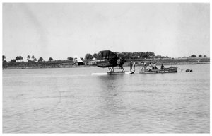 एलेन कोबहम्स डी हैविलैंड डीएच 50 टिग्रिस, इराक पर 1926 में उतरे द्वारा अज्ञात