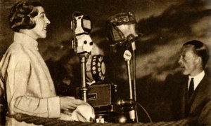 एमी जॉनसन क्रॉयडन एयरपोर्ट, 1930, 1933 से प्रसारण। द्वारा अज्ञात