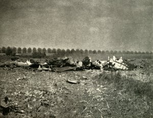 और बाद में: 1939-1940, 1941 में एक फ्रांसीसी क्षेत्र में एक हेन्केल का अंत। द्वारा अज्ञात