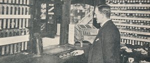वेस्टमिंस्टर, 1926 में स्वचालित टिकट और परिवर्तन मशीनें द्वारा अज्ञात